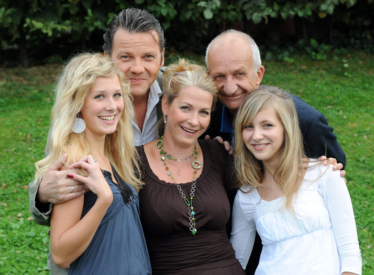 2008 stellt sich die neue fünfköpfige Familie Stadler in der ARD-Serie "Lindenstraße" vor.