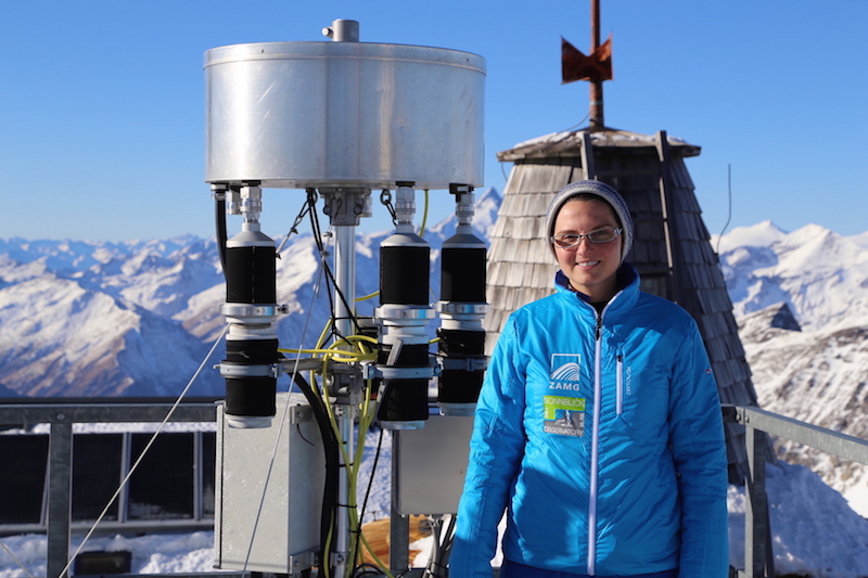 Klimaforscherin Elke Ludewig am Observatorium Sonnblick