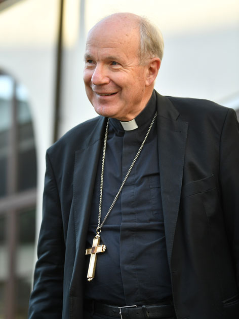 Kardinal Christoph Schönborn lächelnd