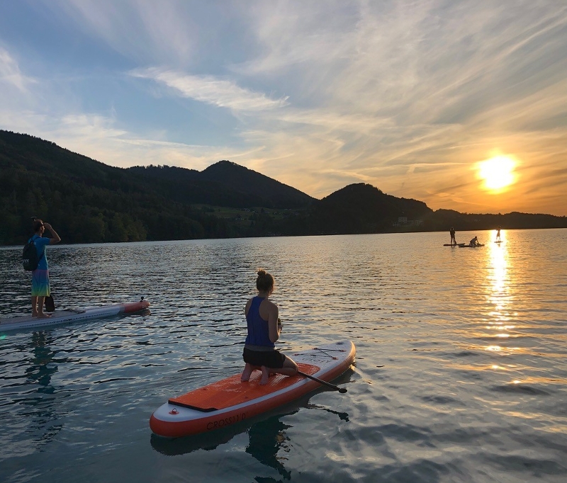 Stand Up Paddle Tour bei Sonnenuntergang