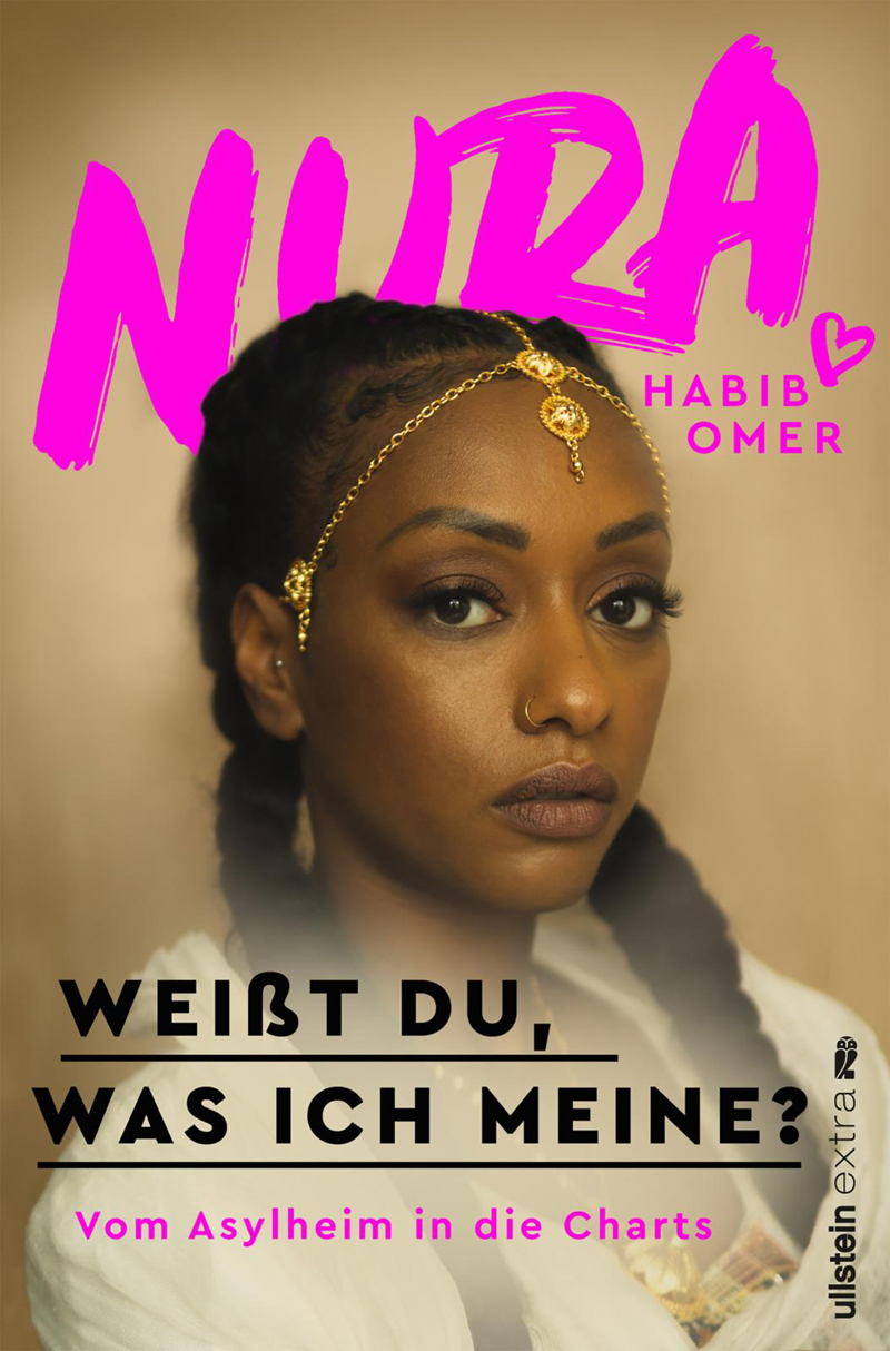 Nura auf dem Cover ihres Buches