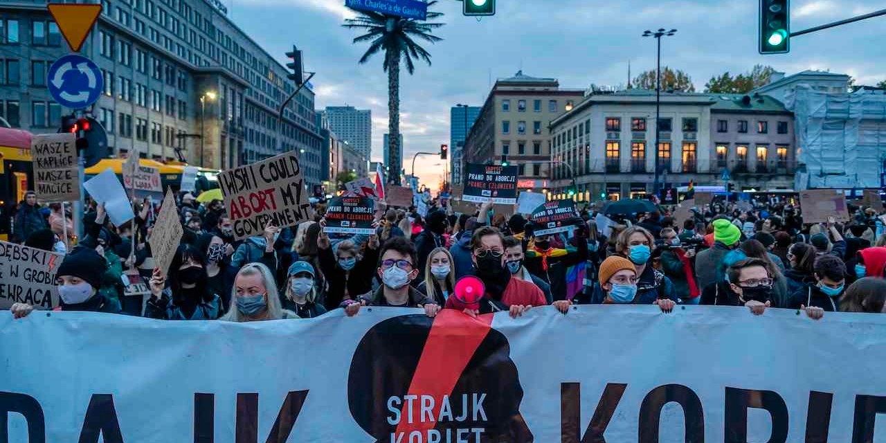 Proteste gegen das neue Abtreibungsgesetz in Polen 2020
