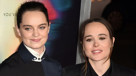 Ellen Page und Emma Portner lachen