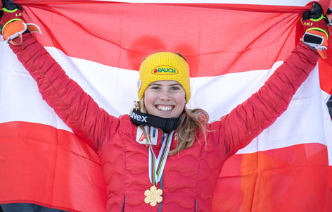 Katharina Liensberger gewinnt ihre erste Goldmedaille bei Weltmeisterschaften