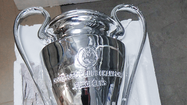 Zoll findet gefälschten Champions-League-Pokal