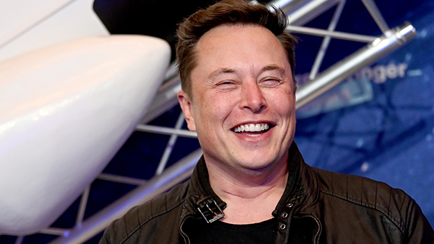 Elon Musk lacht