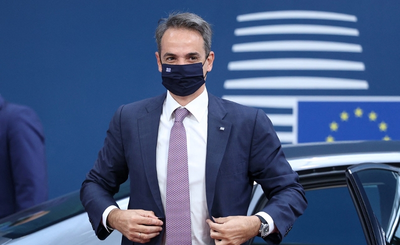 Griechischer Premier Kyriakos Mitsotakis mit Mund-Nasen-Schutz