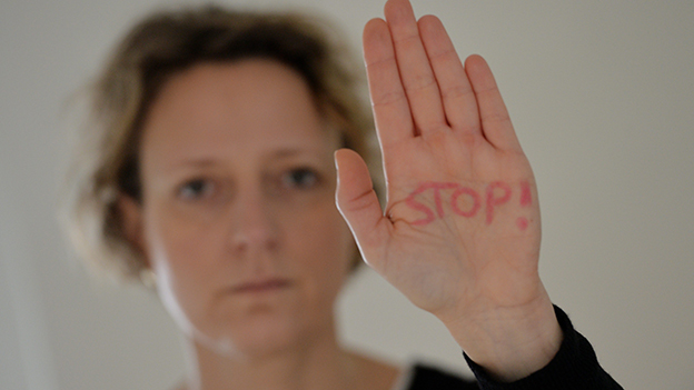 Gewalt gegen Frauen - STOP