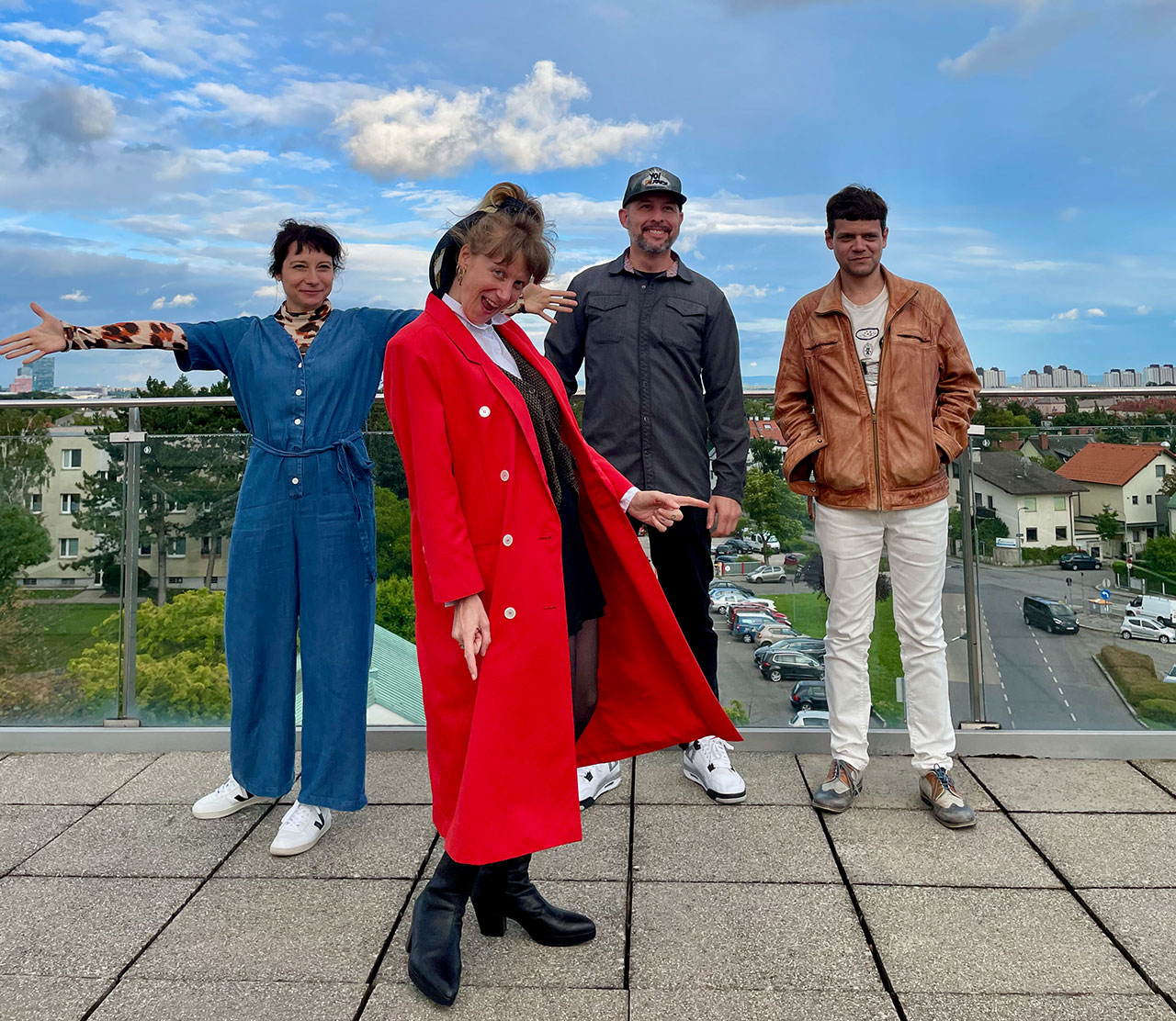 Fiva, DJ Phekt, Ankathie Koi und Der Nino aus Wien auf der Terrasse des ORF-Zentrums