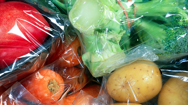 Gemüse in Plastik