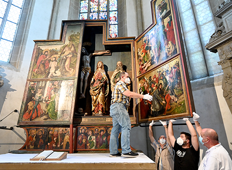 Hochaltar in der Crailsheimer Johanneskirche mit möglichem Werk von Albrecht Dürer