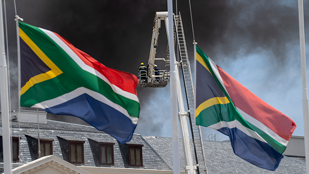 Feuer Parlament Cape Town