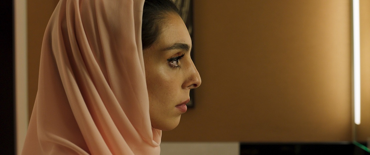 Melina Benli in einer Szene des Spielfilms "Sonne" von Kurdwin Ayub.