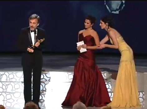 Christoph Waltz erhält Oscar von Penelope Cruz