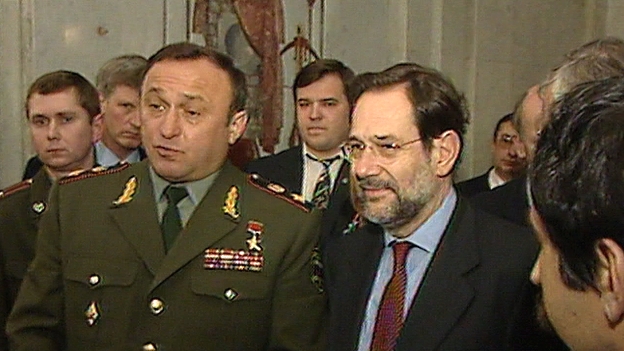 NATO-Generalsekretär Javier Solana trifft Rußlands Verteidigungs-
minister Pawel Gratschow 1996