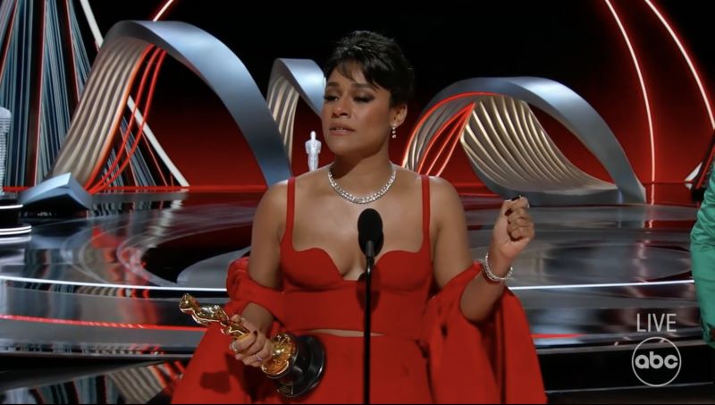 ArianaDeBose gewinnt Oscar 2022