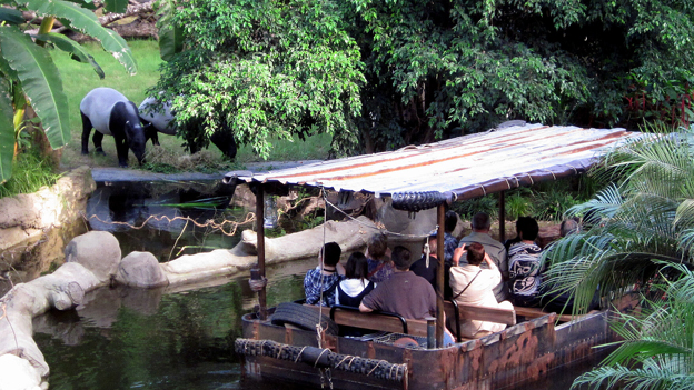 Bootsfahrt auf dem Urwaldfluss im Zoo Leipzig