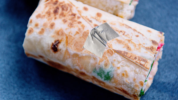 Burrito mit Klebestreifen