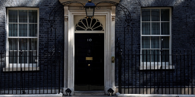 Die Tür zu Downing Street 10, dem Amtssitz des britischen Premiers