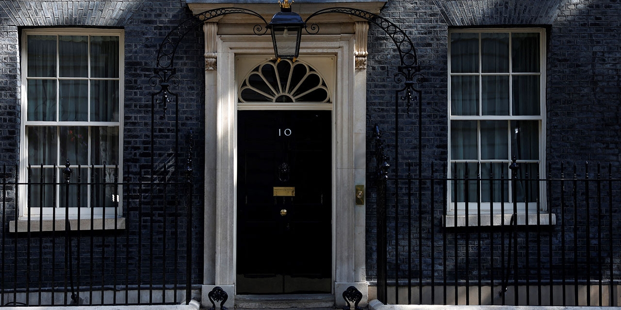 Die Tür zu Downing Street 10, dem Amtssitz des britischen Premiers
