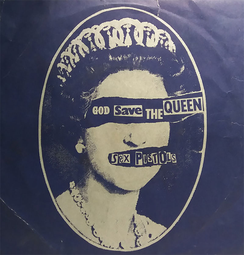 Plattencover von Sex Pistol's "God Save The Queen" mit Porträt von Queen mit überklebten Augen und Mund