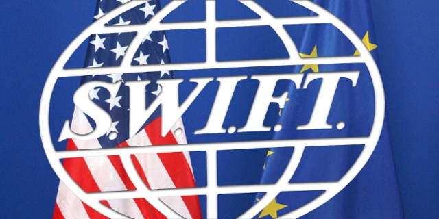 EU und USA Flagge mit SWIFT Logo