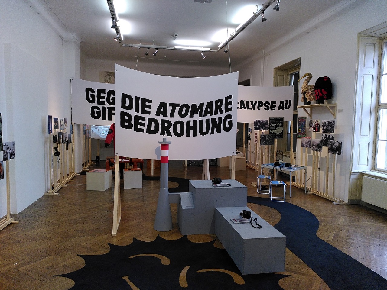 Impressionen aus der Ausstellung Kämpfe der Umweltbewegung in Österreich