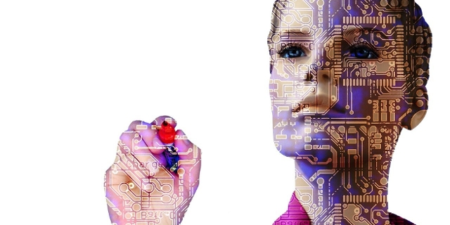 Stilisierte Frau als Roboter / Digitale Projektion
