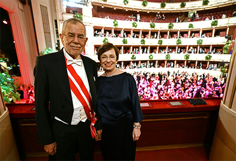 Alexander van der Bellen und Doris Schmidauer am Opernball