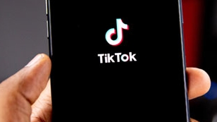 Tiktok Logo auf einem Smartphone