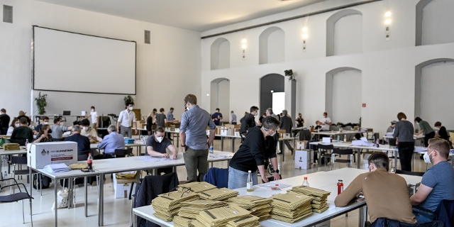 ÖH-Wahl: Die Stimmenauszählung am 20. Mai 2021, im Rahmen eines Medientermines mit dem Wissenschaftsminister in der Aula der Wissenschaften in Wien