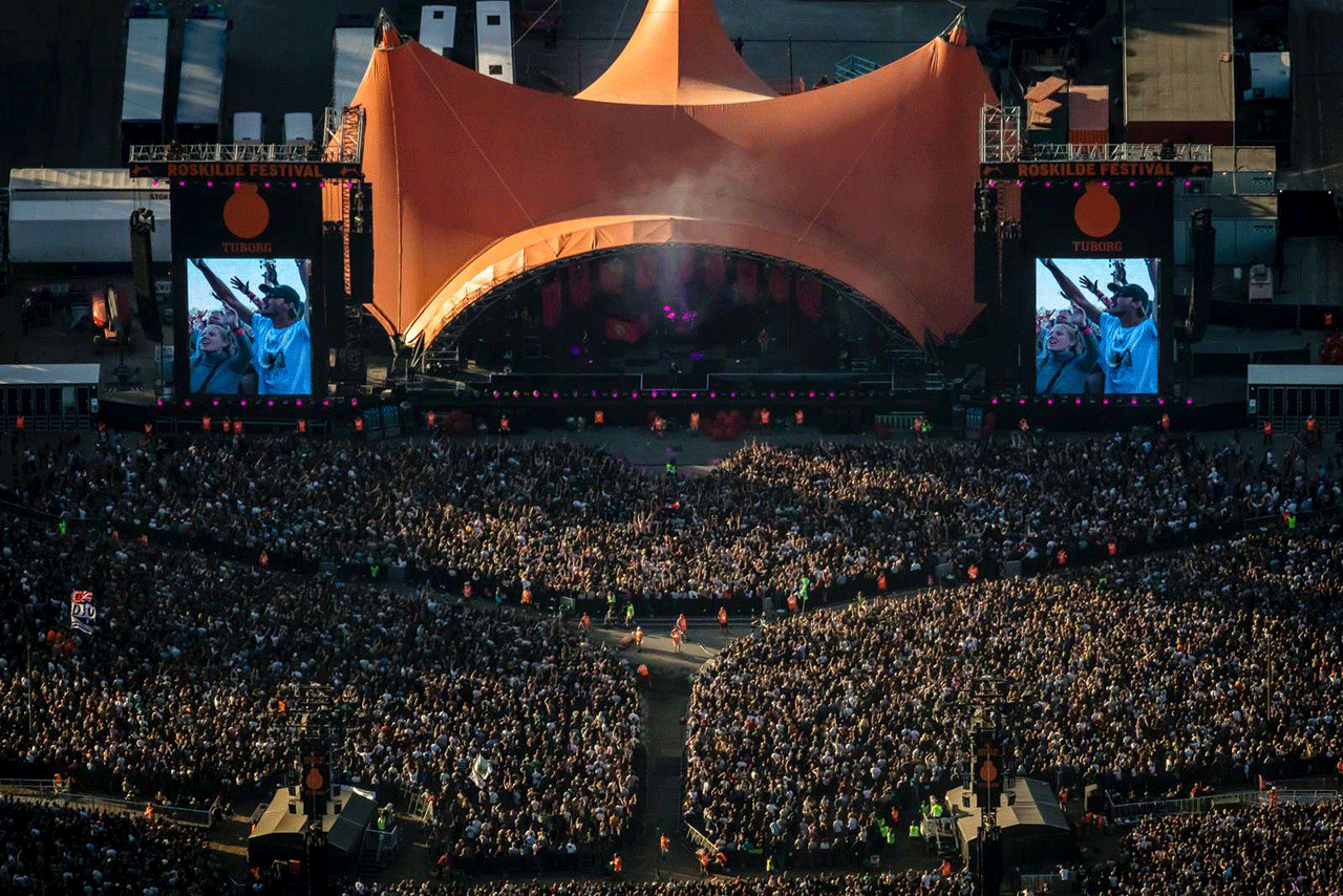 riesige Bühne beim Roskilde Festival