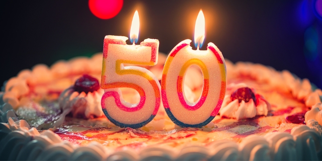 Geburtstagstorte mit Kerzen zum 50er