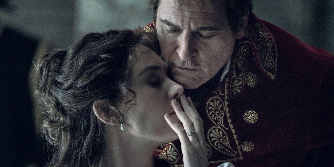 Vanessa Kirby und Joaquin Phoenix in "Napoleon"