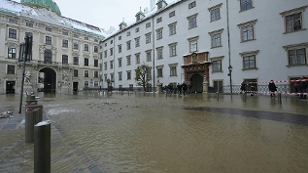 Wiener Hofburg steht unter Wasser