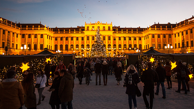 Weihnachtsmarkt vor dem Schloss Schönbrunn