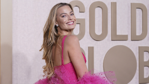 Margot Robbie mit ihrem Barbie-Kleid bei den Golden Globes 2023