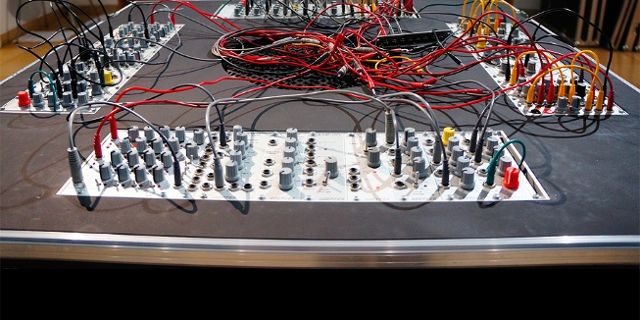 Modulare Synthesizer bei der Ausstellung "Musik aus Strom" im Wiener Volkskundemuseum