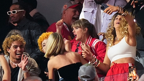 Taylor Swift im Publikum bei der Super Bowl Halftime Show 2024